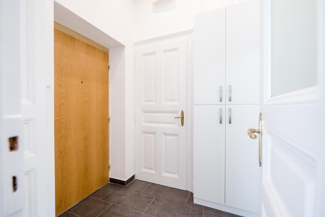 Rainbow Dream Apartment Будапеща Екстериор снимка